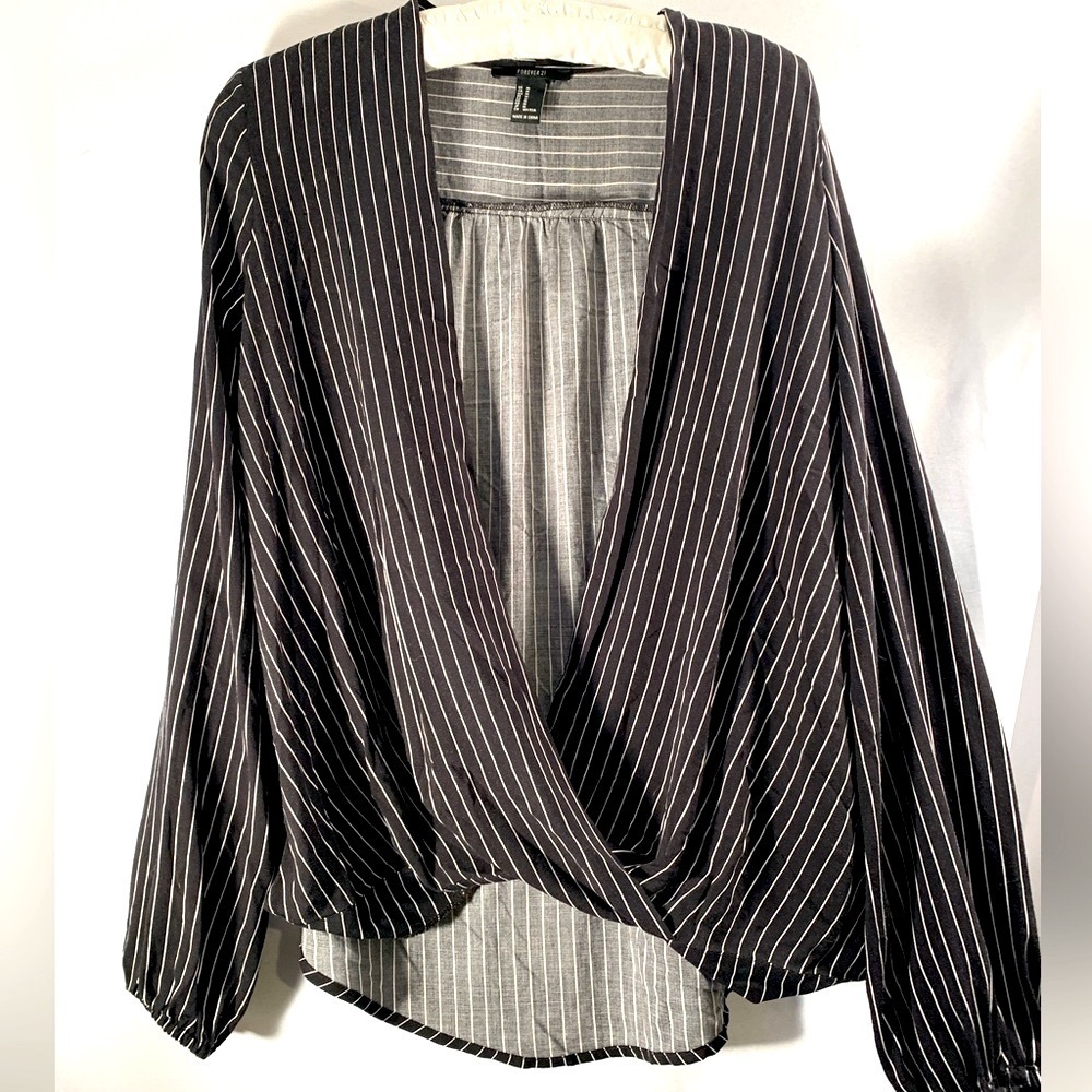 Forever 21 size medium surplice top